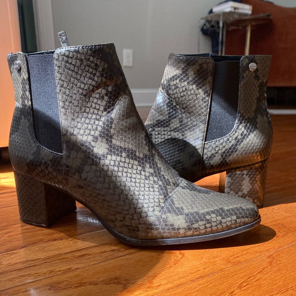 Calvin Klein sneak print booties